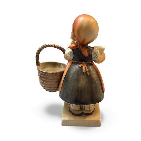 M.I. Hummel “Meditation” — HUM 13/0 — TMK-2 Full Bee (1951–1954) - Picture 3 of 7